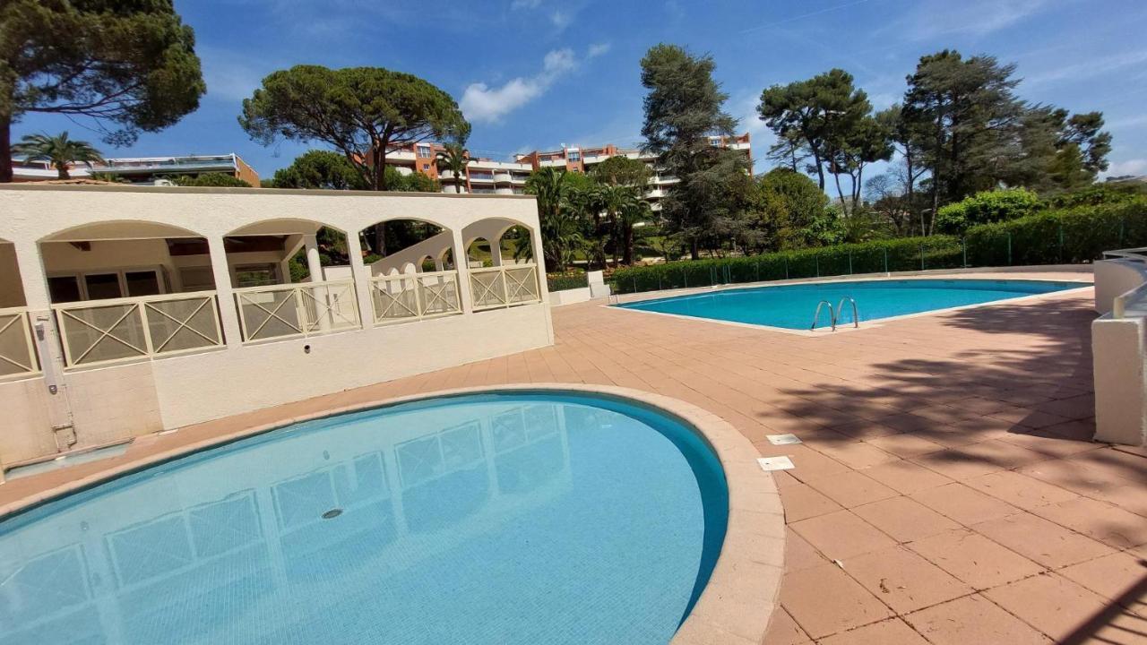 Charmant Appartement Avec Terrasse, Jardin Privatif Et Piscine A Cannes Extérieur photo