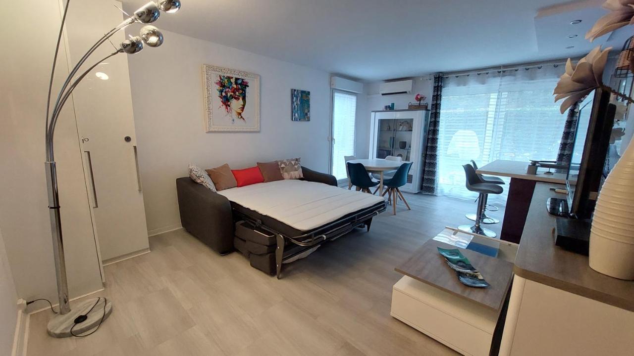 Charmant Appartement Avec Terrasse, Jardin Privatif Et Piscine A Cannes Extérieur photo