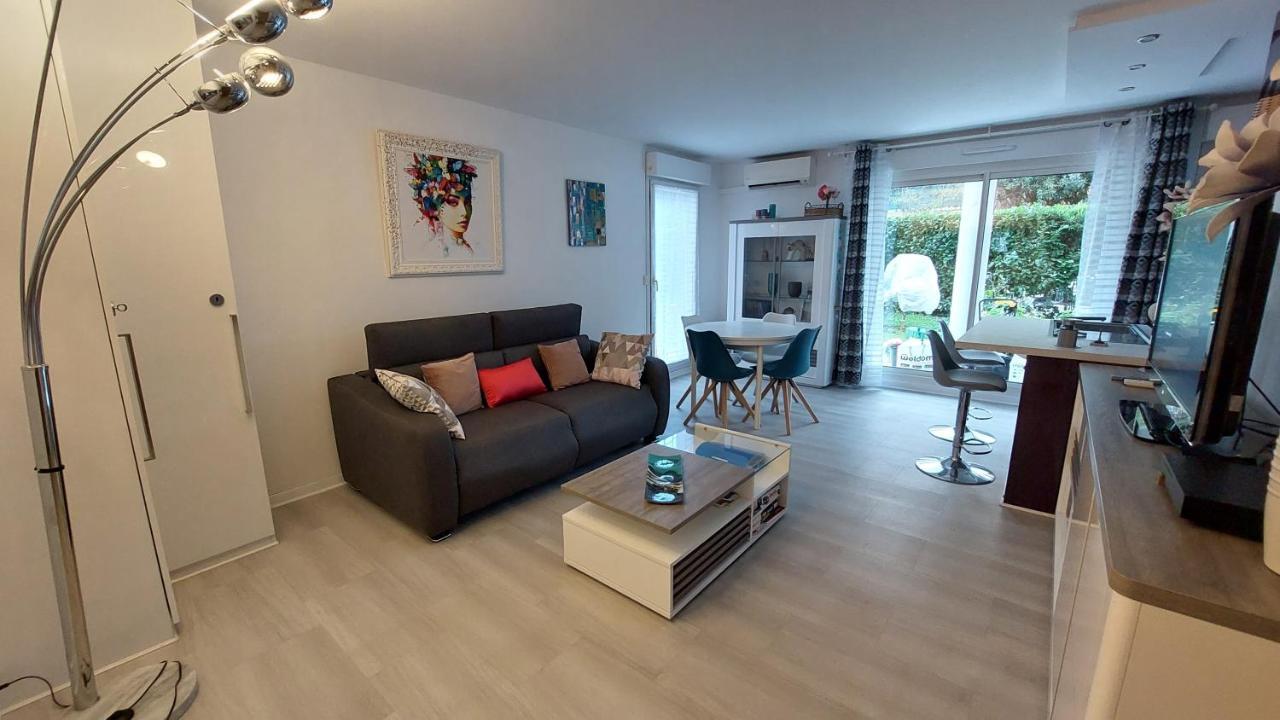Charmant Appartement Avec Terrasse, Jardin Privatif Et Piscine A Cannes Extérieur photo