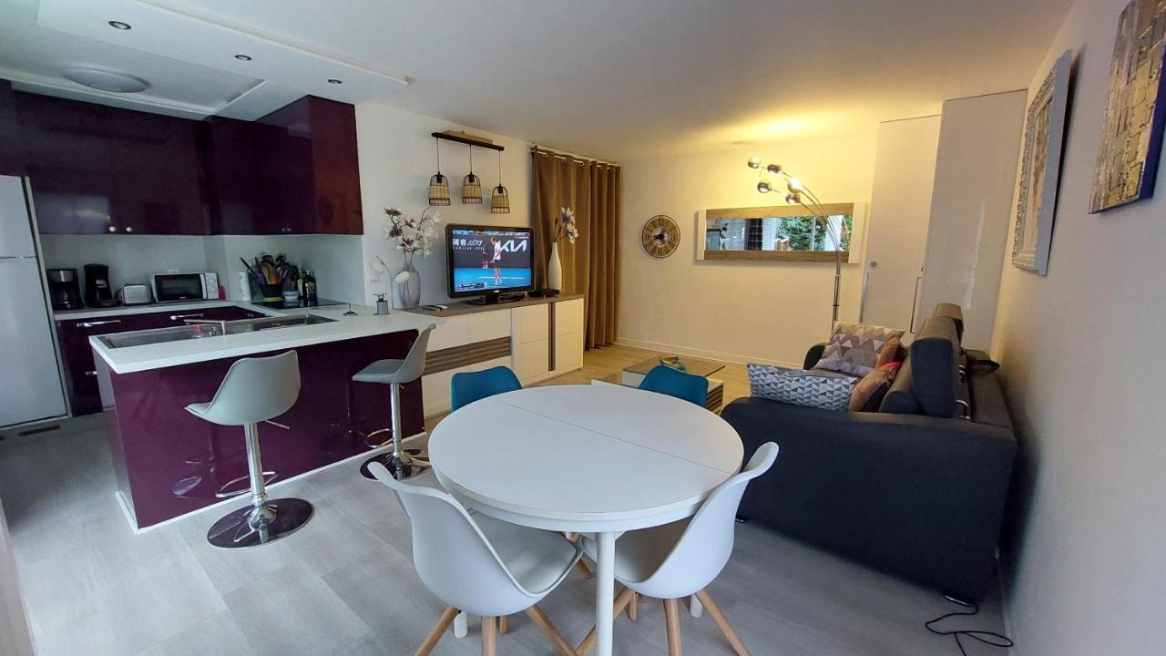 Charmant Appartement Avec Terrasse, Jardin Privatif Et Piscine A Cannes Extérieur photo
