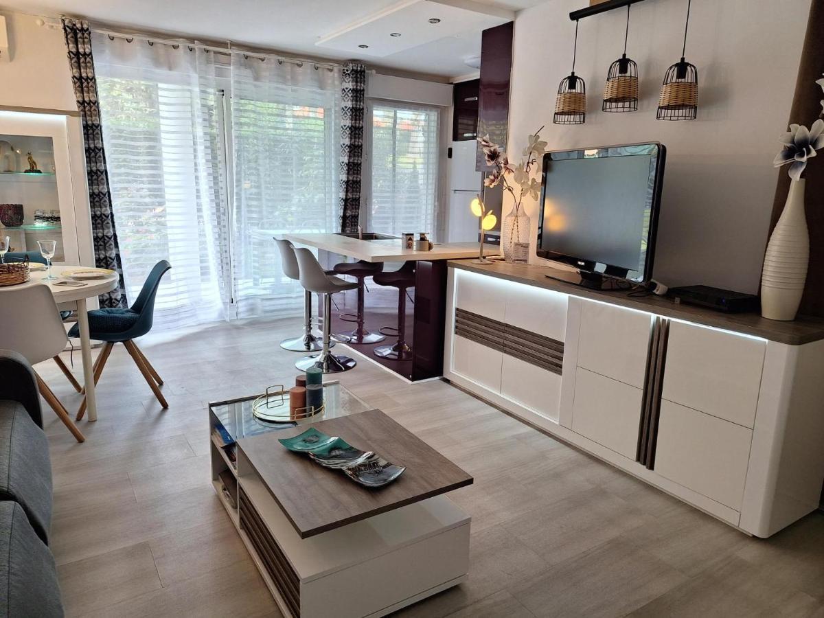 Charmant Appartement Avec Terrasse, Jardin Privatif Et Piscine A Cannes Extérieur photo