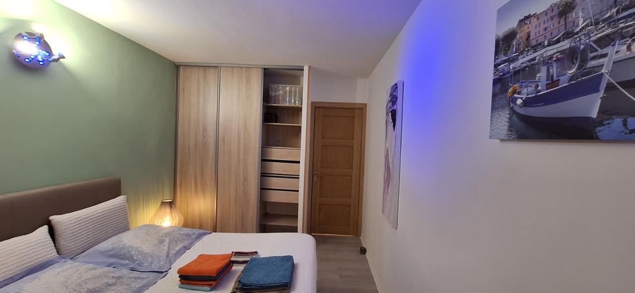 Charmant Appartement Avec Terrasse, Jardin Privatif Et Piscine A Cannes Extérieur photo