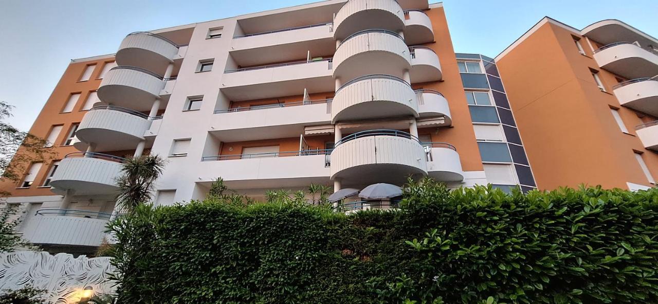 Charmant Appartement Avec Terrasse, Jardin Privatif Et Piscine A Cannes Extérieur photo