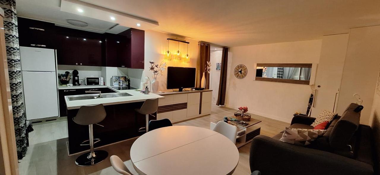 Charmant Appartement Avec Terrasse, Jardin Privatif Et Piscine A Cannes Extérieur photo